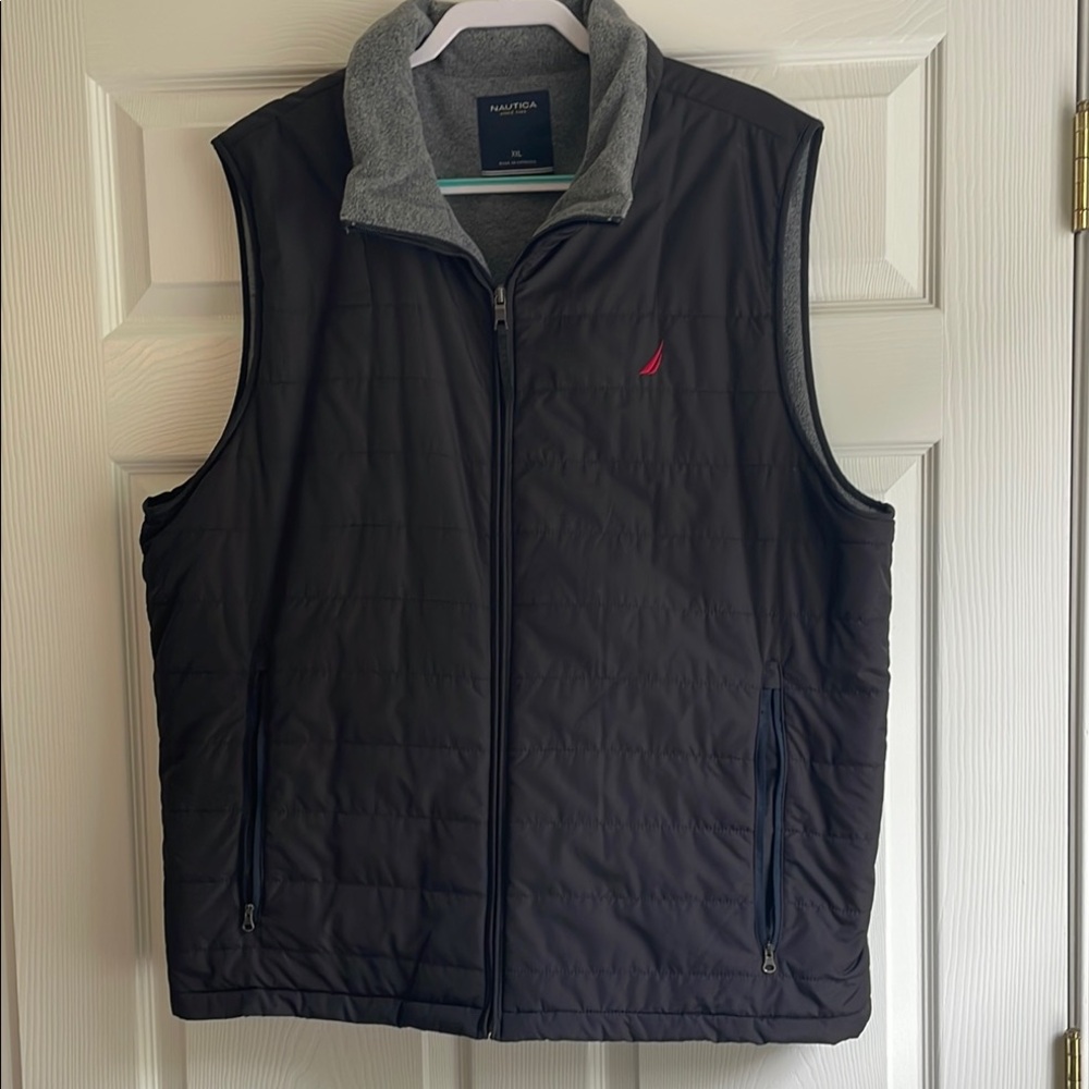 Nautica Quilted Vest Black and Gray Full-Length Zipper